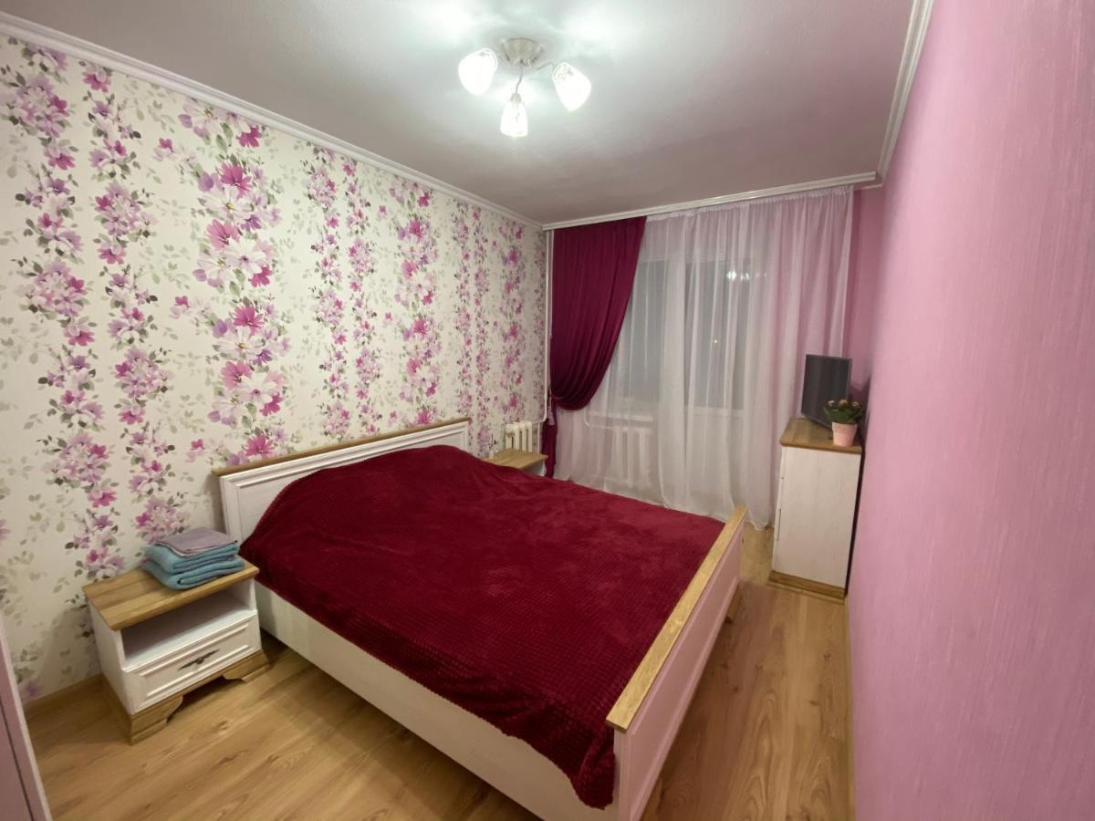 Затишна 2-Х Кімнатна Квартира - Дім Kamianets-Podilskyi Exterior foto